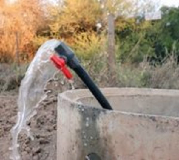Ya bombea agua en Loma Plata - Paraguay.com
