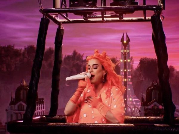Katy Perry da un miniconcierto y viste de sonrisa el Tomorrowland digital