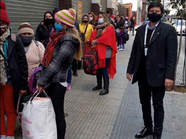 Ingresan al país unos 200 connacionales provenientes de Argentina