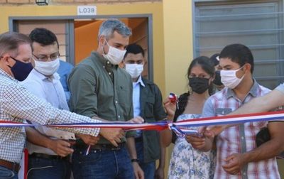 Abdo Benítez destaca obras para dar protección a sectores vulnerables