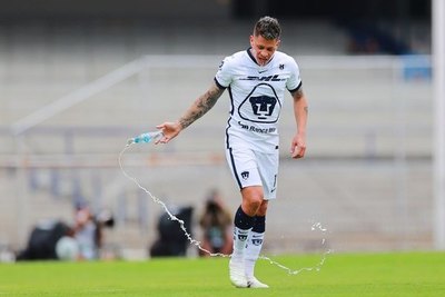 Pumas debutó con un triunfo y gol de Iturbe