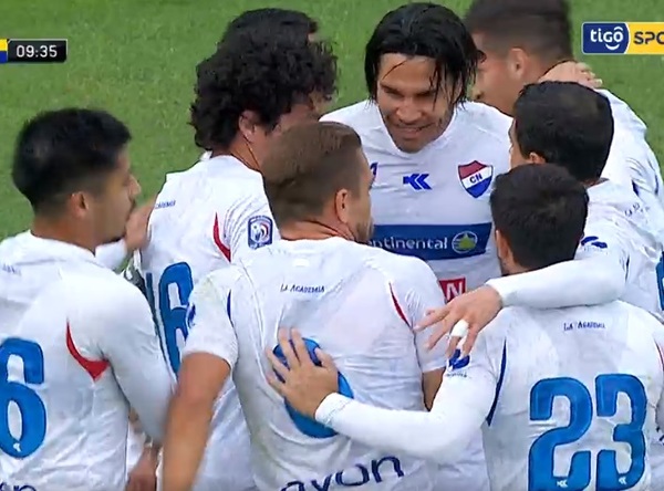 Cristian Riveros y un zapatazo para abrir la cuenta en el Arsenio Erico