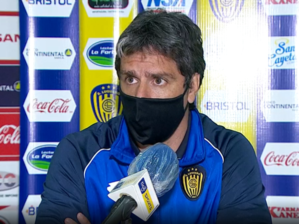 Rodrigo López obtiene su primera victoria como DT de Luqueño