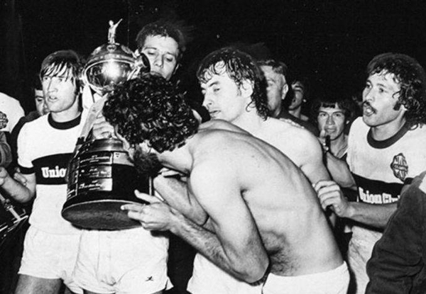 HOY / Olimpia alcanzaba la primera Copa Libertadores en el 79