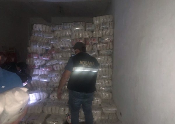 Fiscal ignora participación de ADUANEROS en contrabando de azúcar