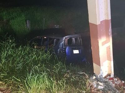 Conductor protagoniza accidente y abandona a su acompañante herida