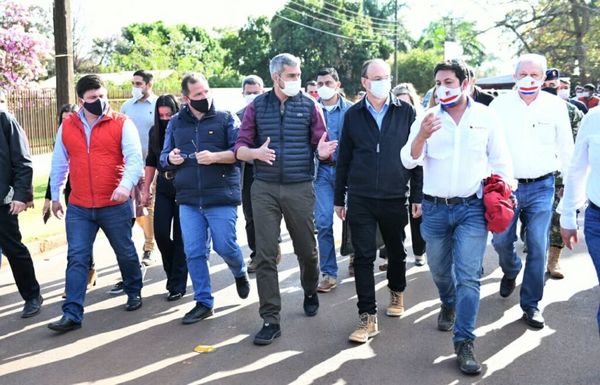 "La política tiene que estar al servicio de la gente, no al servicio de los políticos"- Mario Abdo