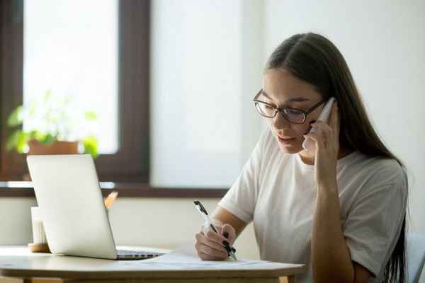 Salud habilita líneas telefónicas para consultas vía llamada