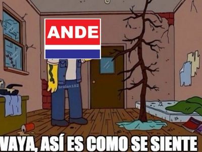 Centro de cobranzas de la ANDE se quedó sin luz y llovieron los memes