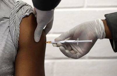 Vacunarse contra la gripe reduce el riesgo de infarto  - Ciencia - ABC Color
