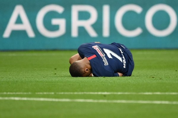 Mbappé queda en duda para el reinicio de la Champions League