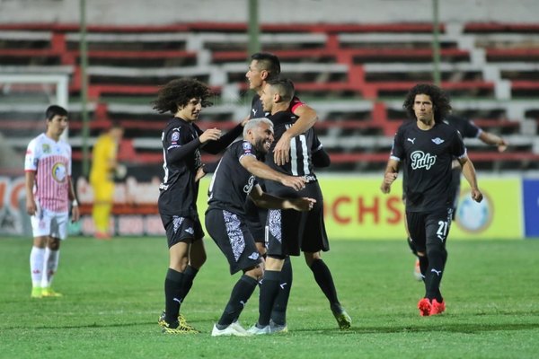 El fútbol seguirá en marcha y evaluarán torneos del ascenso