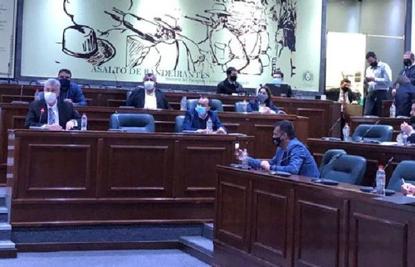 Pedido de intervención: José Carlos presentó sus descargos ante la Comisión Especial de Diputados.