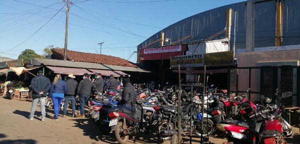 Trabajadores del mercado reaclamaron información certera sobre caso de Covid-19 – Prensa 5
