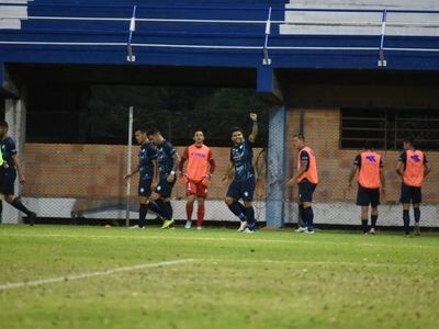 Guaireña festeja en Itauguá y espera confiado al tetracampeón