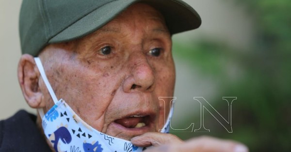 Desalojan a excombatiente de 102 años: “Yo hice toda mi casa y ahora me echan”