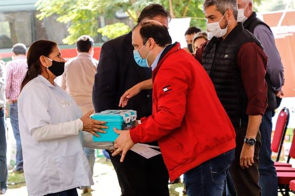 MDS certifica a mujeres jefas de familias participantes de cursos para empoderamiento económico - ADN Paraguayo