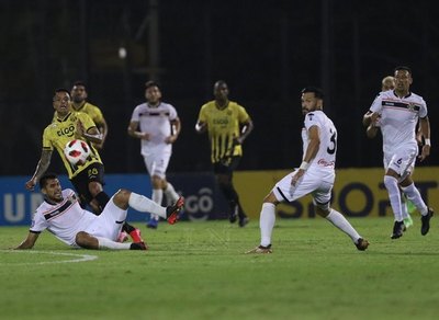En un partido casi sin emociones, Guaraní y General Díaz se 'pasaron la mano'