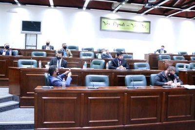 Intendente Acevedo presentó sus descargos ante Comisión Especial de Diputados
