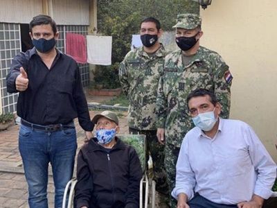 Intentaron desalojar a excombatiente de 103 años en plena pandemia