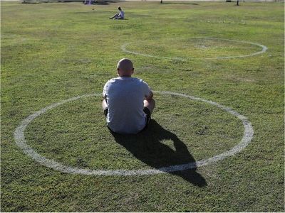 El Covid-19 ahonda la brecha entre ricos y pobres en América pero los une ante la vacuna