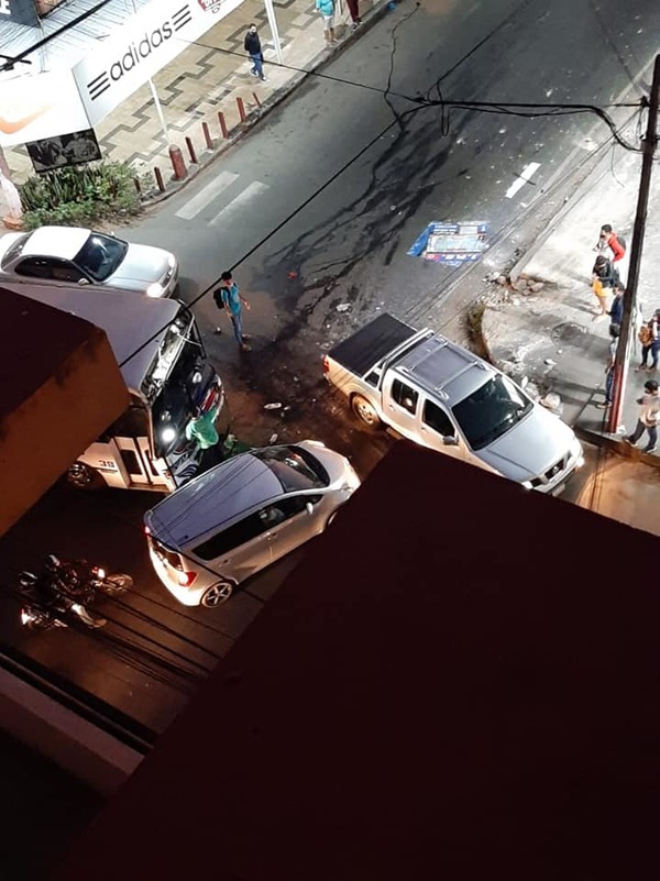 Choque de colectivos en San Lorenzo deja 11 pasajeros heridos