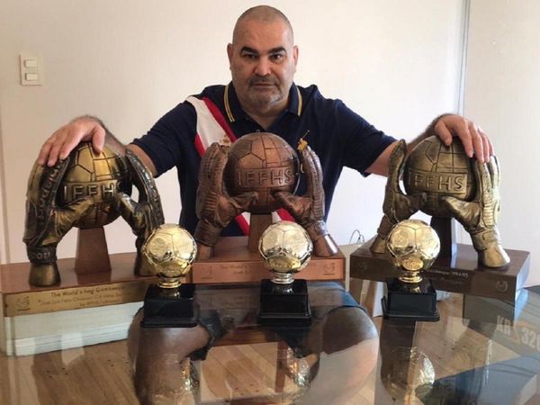 Emotivo regalo para José Luis Chilavert