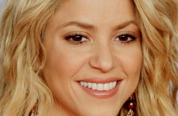 Shakira demanda a raperos por la letra de una canción - C9N
