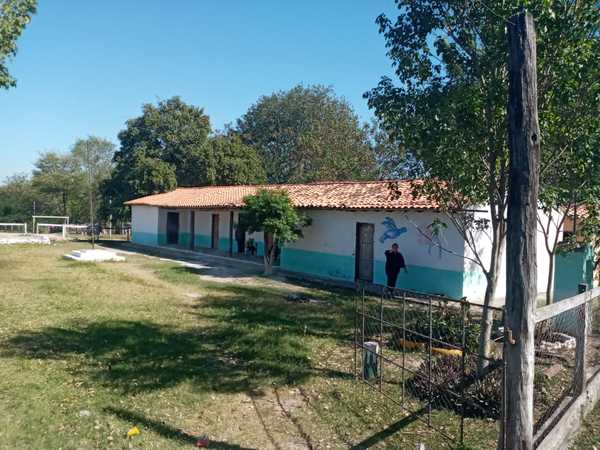 Directora departamental confirma que existe promesa de gobernador con escuelas de Guyratî e Itacua | Radio Regional 660 AM