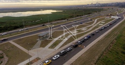 Cuestionan a personas que piden test de COVID-19 para una cirugía plástica