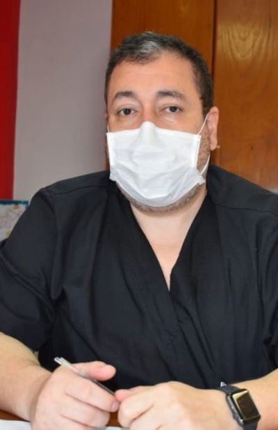 Hospital de Clínicas: “Tenemos hisopos, pero el problema es quién procesa las muestras”, dice director - Periodísticamente - ABC Color