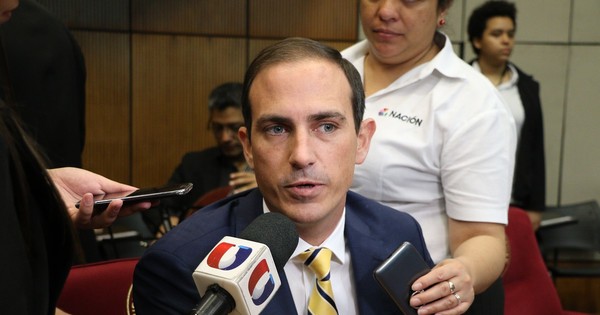 Senador del PPQ exige descuento para colegas que faltaron a sesión virtual