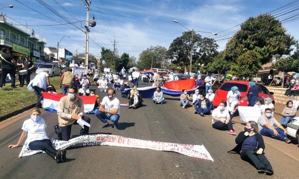Prometen pago de gratificación a personales de salud en agosto