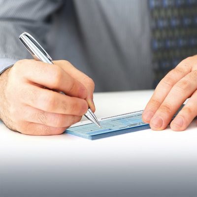 Cheques adelantados son un aliado en la pandemia, según analistas