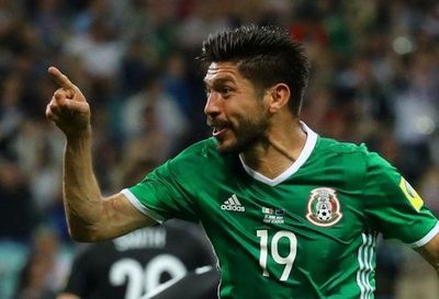 Delantero de Chivas, Oribe Peralta da positivo de COVID-19 en México