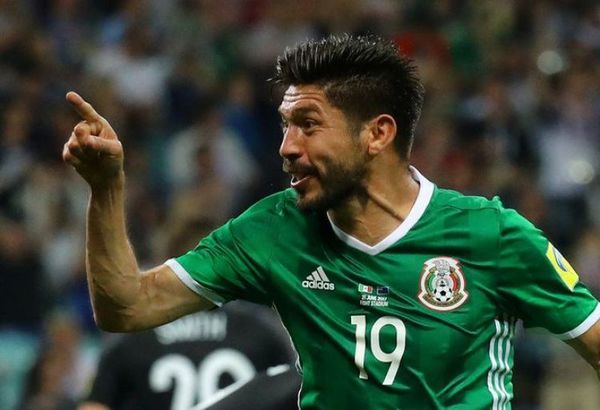 Delantero de Chivas, Oribe Peralta da positivo de COVID-19 en México