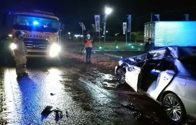 Conductor queda atrapado tras violento choque - ABC en el Este - ABC Color