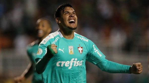 Gustavo Gómez renovó con Palmeiras