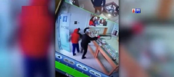 Violento asalto a local de ventas de celulares | Noticias Paraguay