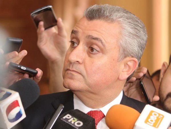 Aseguran que Abdo Benítez no tomará decisiones apresuradas sobre denuncia contra Friedmann