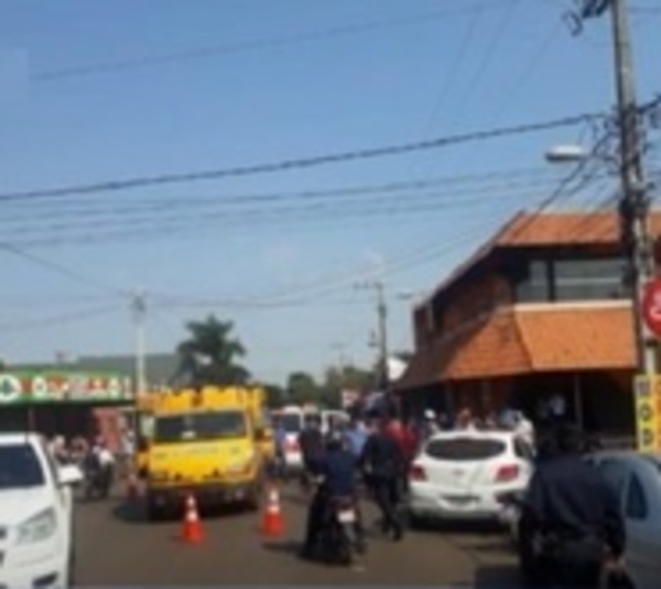 Motociclista fallece tras impactar contra un tractocamión - Paraguay.com