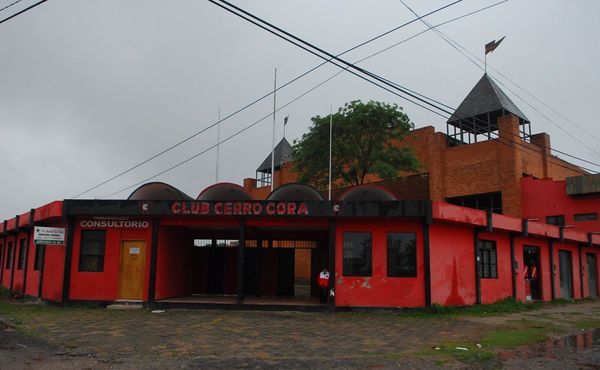 Histórico estadio del fútbol paraguayo está en venta