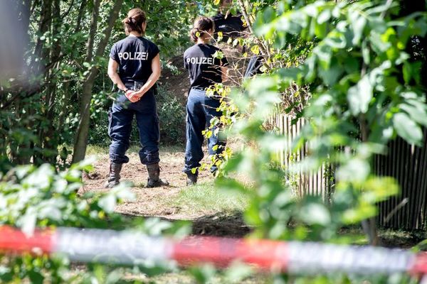 Policía alemana sigue excavando en jardín por caso “Maddie” - Mundo - ABC Color