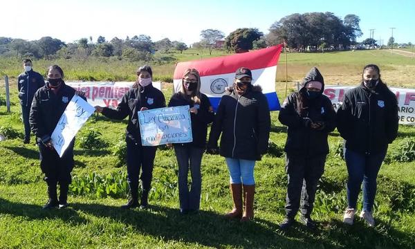 Funcionarios Penitenciarios realizan movilización en Coronel Oviedo – Prensa 5