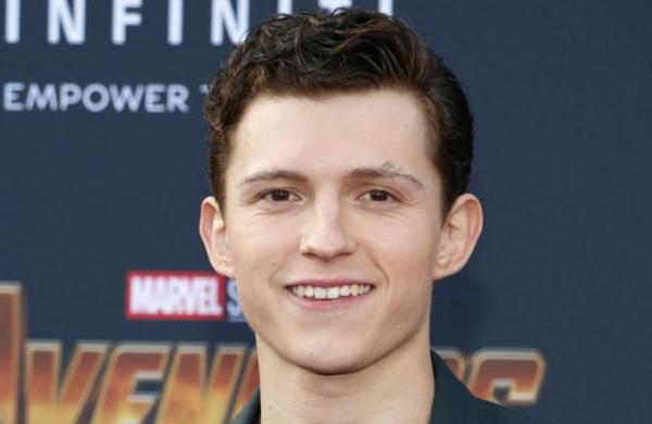 La curiosa foto con la que Tom Holland parece haber presentado a su novia en Instagram - SNT
