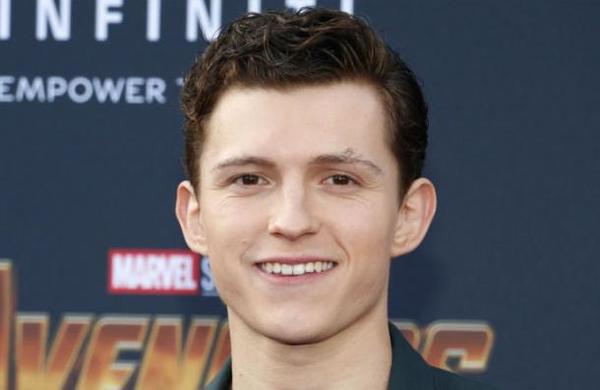 La curiosa foto con la que Tom Holland parece haber presentado a su novia en Instagram - C9N
