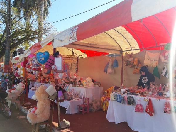 Feria por el Día de la Amistad en Coronel Oviedo – Prensa 5