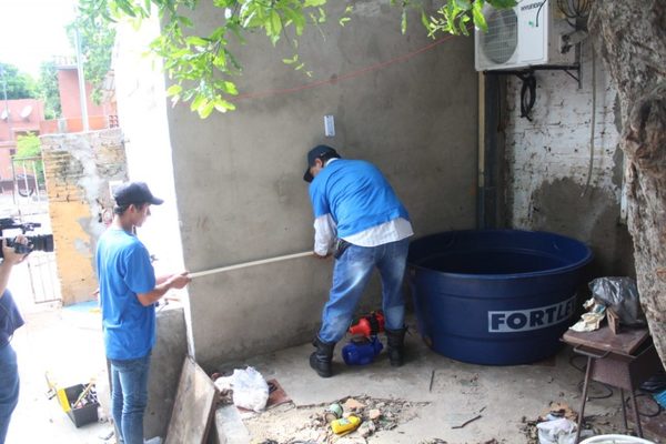Buscan paliar falta de agua con instalación de tanques
