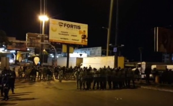 Balines de goma y gases lacrimógenos contra manifestantes