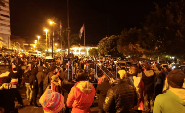 HOY / Manifestantes se cierran al diálogo y la Fiscalía tomará acciones